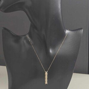 18k gold pendant vertical style